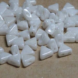 Khéops® par Puca®, Opaque White Shimmer ”03000-14400” 2-hålspär
