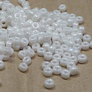 Matubo 8/0 seedbead Chalk White Shimmer ”03000-14400”, 10 gr