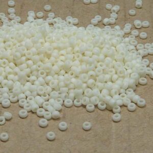 Miyuki 15/0 seedbead ”2021” Matted Opaque Cream 10gr