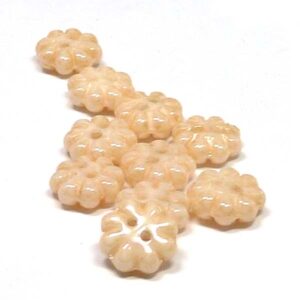 2-hole Flower ”03000-14413” Chalk White Champagne luster 9 mm 10
