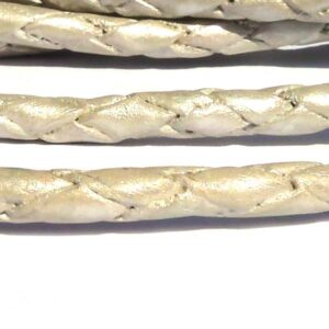 Silverfärgad flätad rem äkta läder ca 4 mm, 1 m