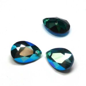 6433 Swarovski Pear Cut Pendant ”Emerald Shimmer” 16 mm