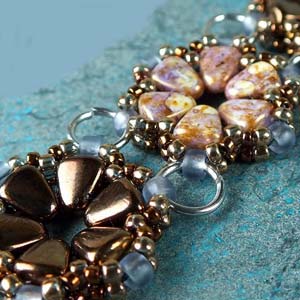 Mönsterbeskrivning – armband ”Daisy” PDF-fil