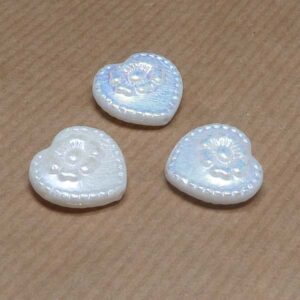 Folklore Heart ”Alabaster White AB” 17*17 mm 1 st
