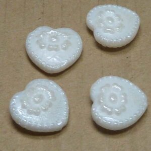 Folklore Heart ”White” 17*17 mm 1 st