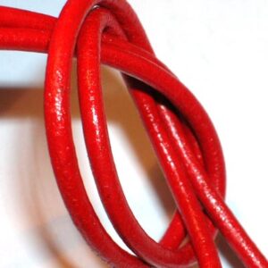 Röd rund läderrem 1 mm