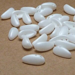 Chilli Bead ”02010-29571” Opaque Matte White Silk, 2-håls, 4*11