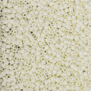 Delica 11/0 ”DB2401” Opaque Light Buttercream Matted 5 gr