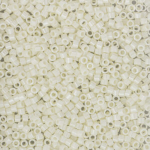 Delica 11/0 ”DB2402” Light Buttercream Ceylon 5 gr